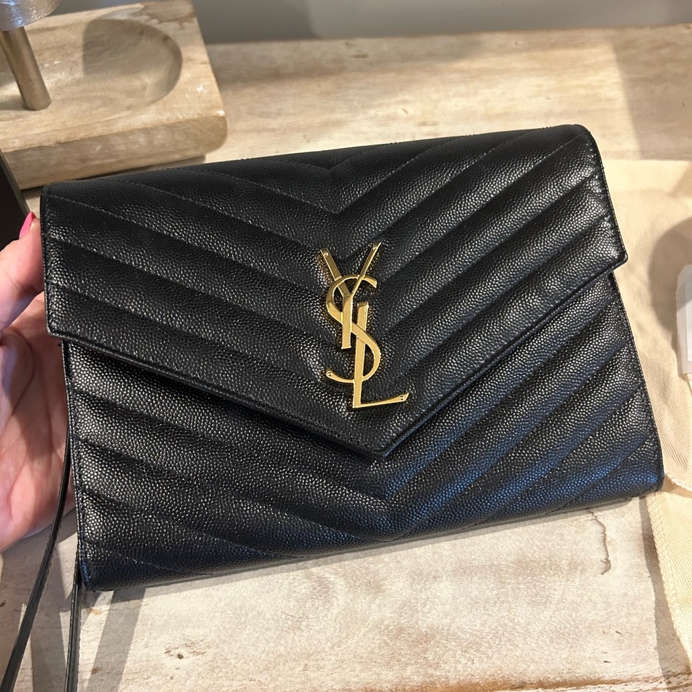 Saint Laurent Cassandre Wristlet - Noir